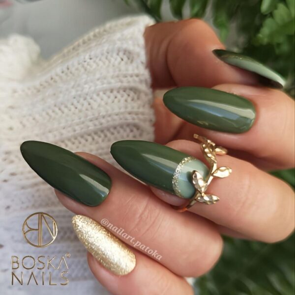 LAKIER HYBRYDOWY WOJSKOWA ZIELEŃ Military Green BOSKA NAILS UV 323 - obrazek 3